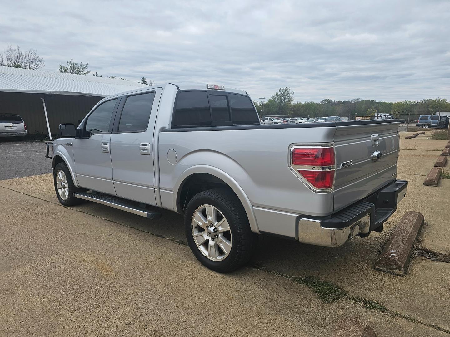 2012 SILVER Ford F-150 FX2 SuperCrew (1FTFW1CF8CK) with an 5.0L V8 engine, 6-Speed Automatic transmission, located at 533 S Seven Points BLVD, Seven Points, TX, 75143, (430) 255-4030, 32.313999, -96.209351 - Photo#3